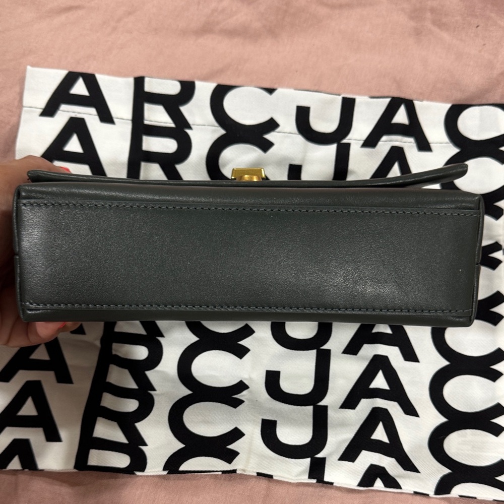 New Marc Jacob’s The Dual Chain Wallet - Picture 3 of 12